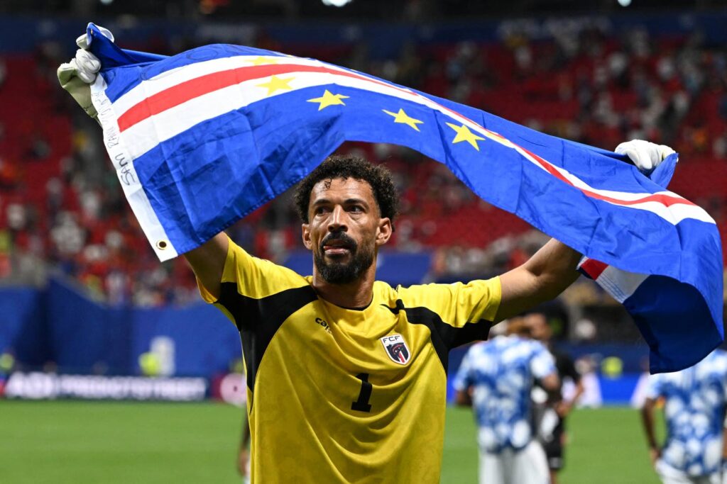 Cape Verde star goalkeeper Vozinha signs for Chilean club Colo Colo