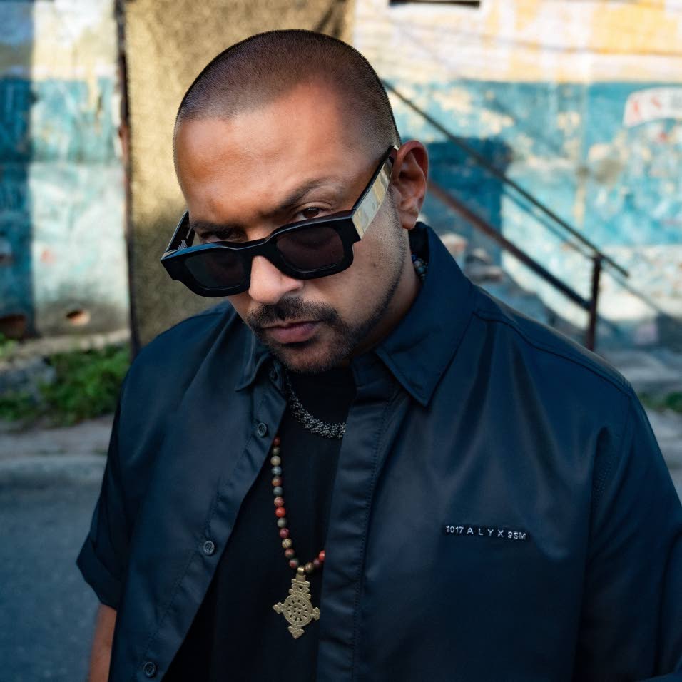 Sean Paul, King Jammy première vid for Stand On Business