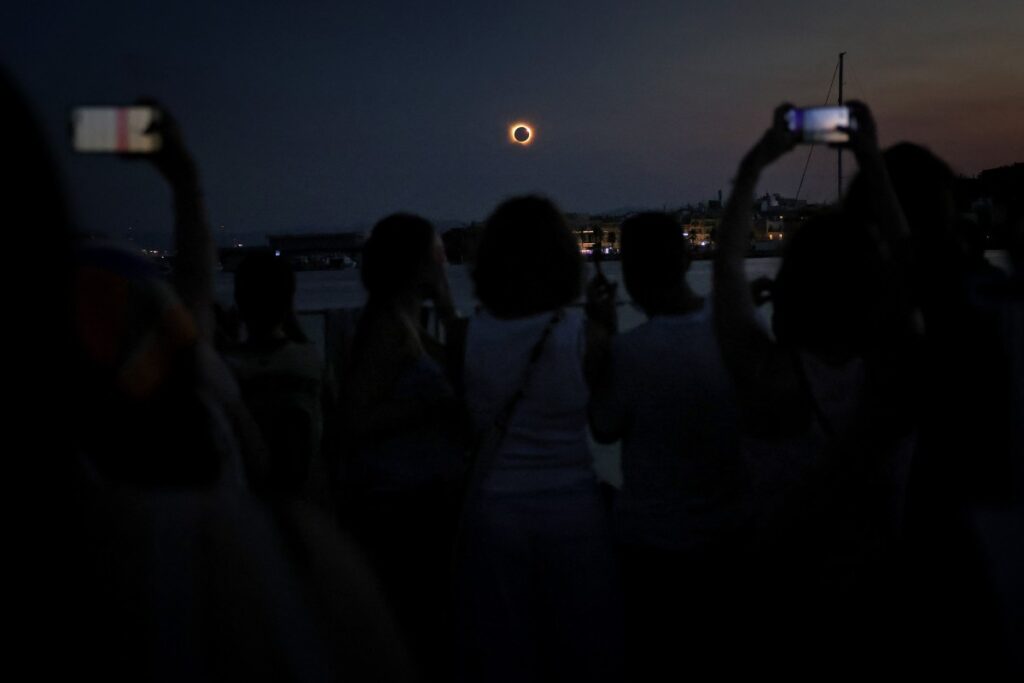âAnother worldâ: total solar eclipse enthrals Iceland