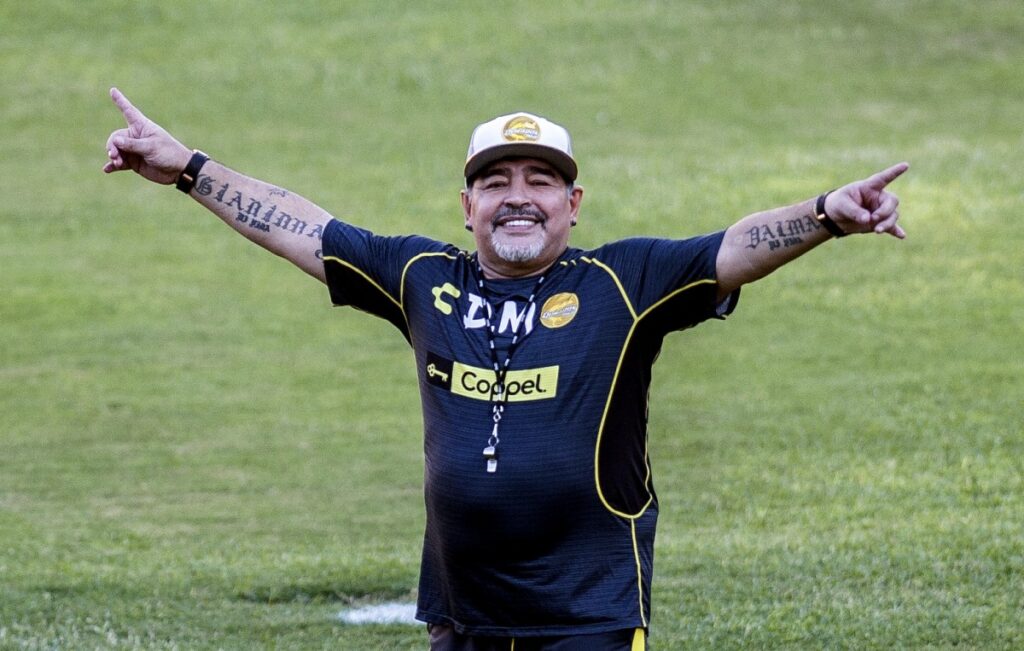 Maradona trial on hold amid suspected father-son kidney test mix-up