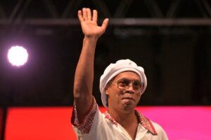 Ronaldinho’s record label puts Sean Paul in the lead