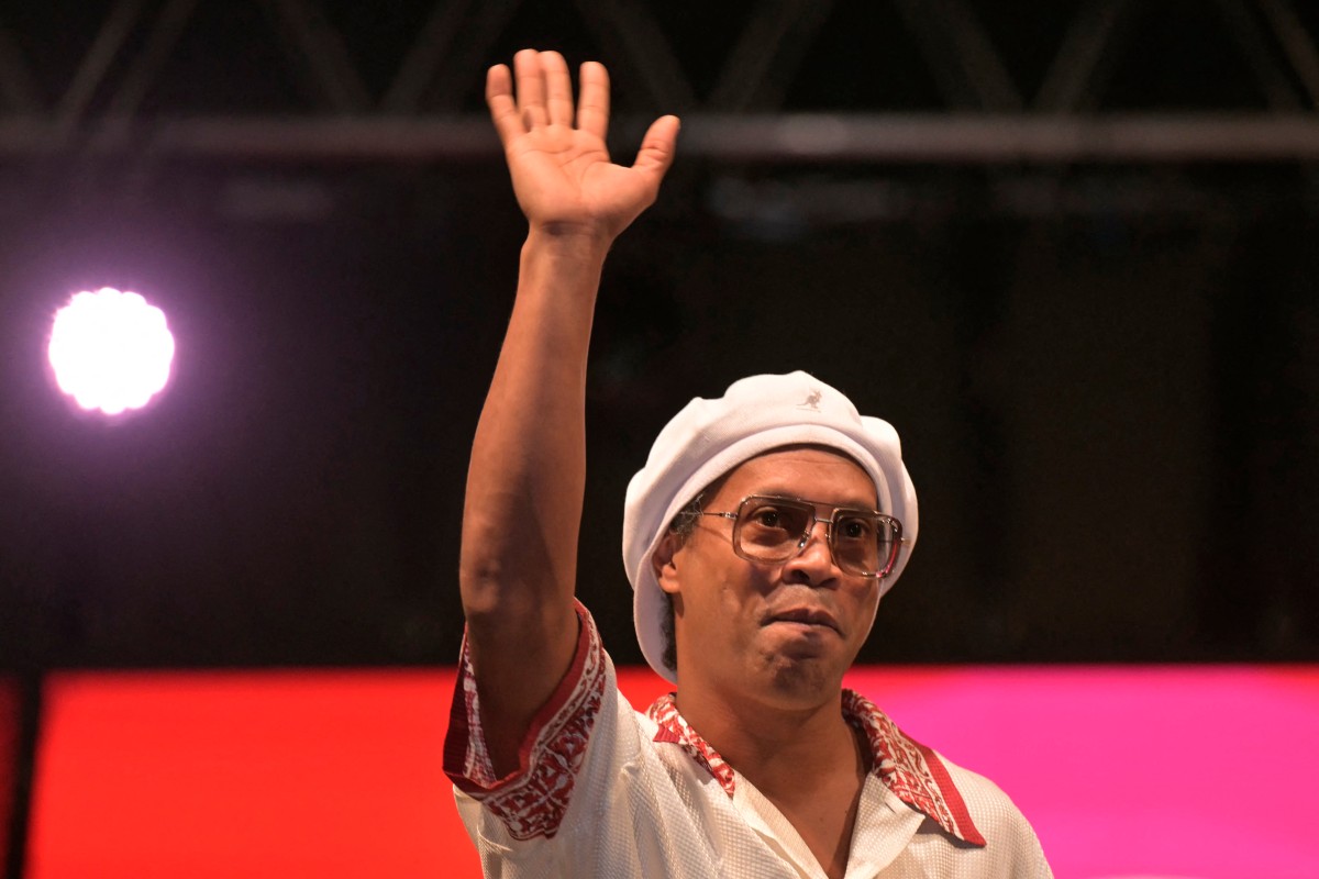 Brazilian football icon Ronaldinho record label put Sean Paul in the ...