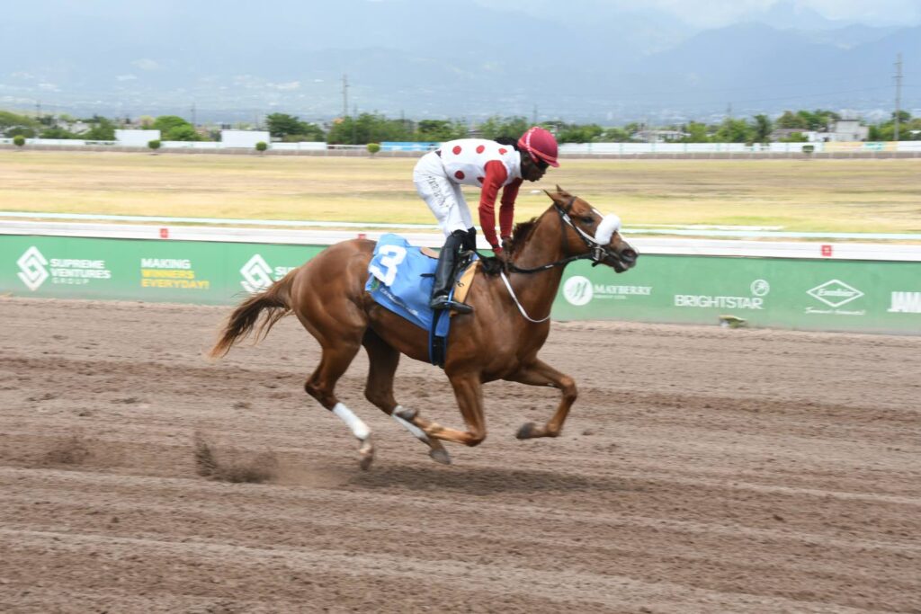 Boss Over Boss cruises in season’s first juvenile race