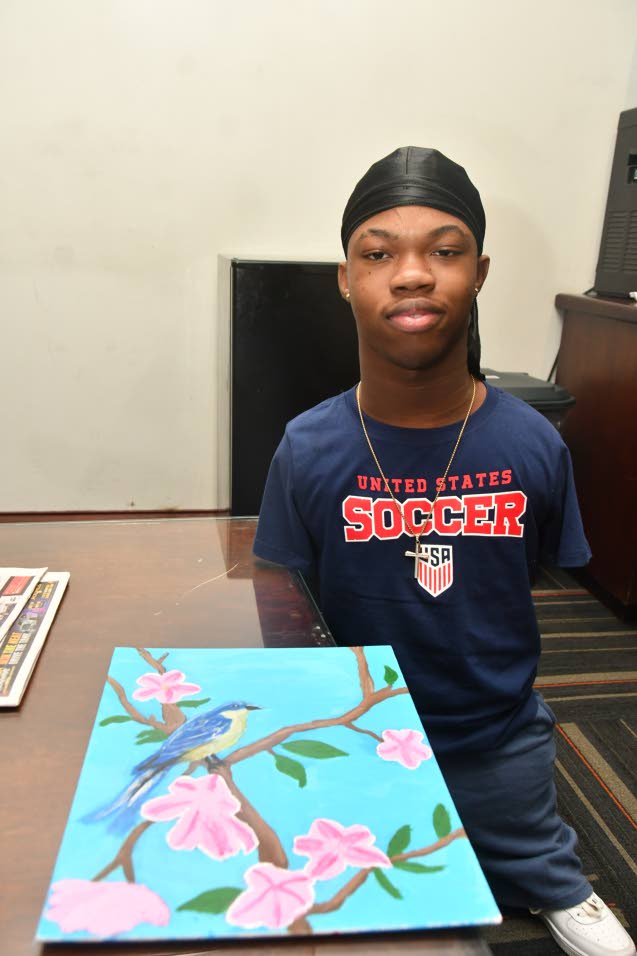 Teen without hands defers college dream due to financial hurdle