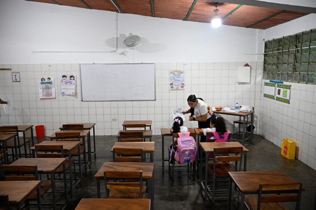 Empty seats as schools reopen in Venezuela’s quake-hit Guaira