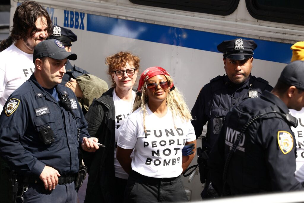 Hollywood stars among 100 arrested in NY anti-Netanyahu protest