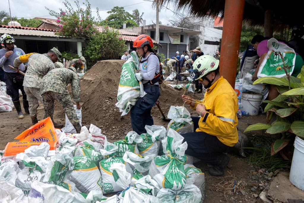 Hurricane Polo approaches Mexico, threatens severe damage
