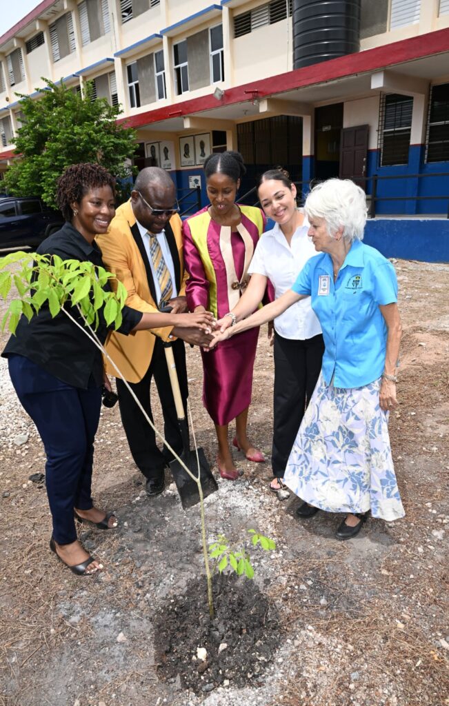 VPA targets more than 100 schools in Trees for Peace competition