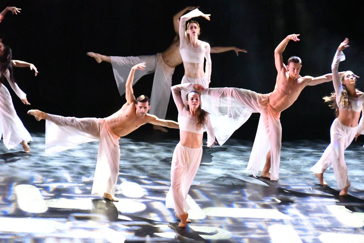 Plié toasts a decade of dance