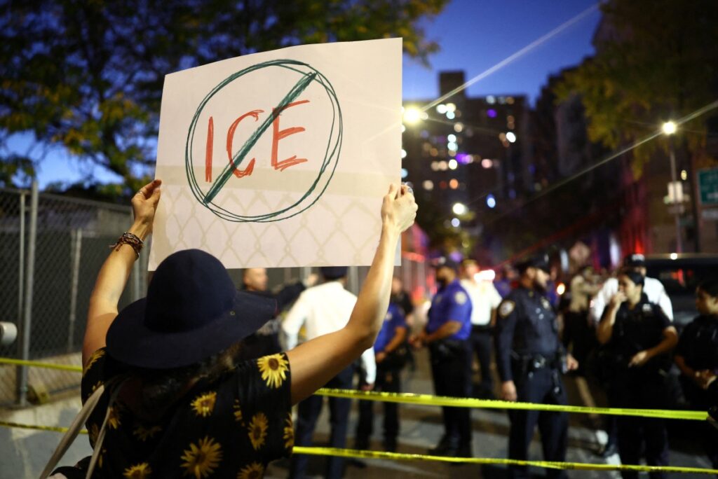 New York mayor says he is asking Trump to withdraw ICE after shooting