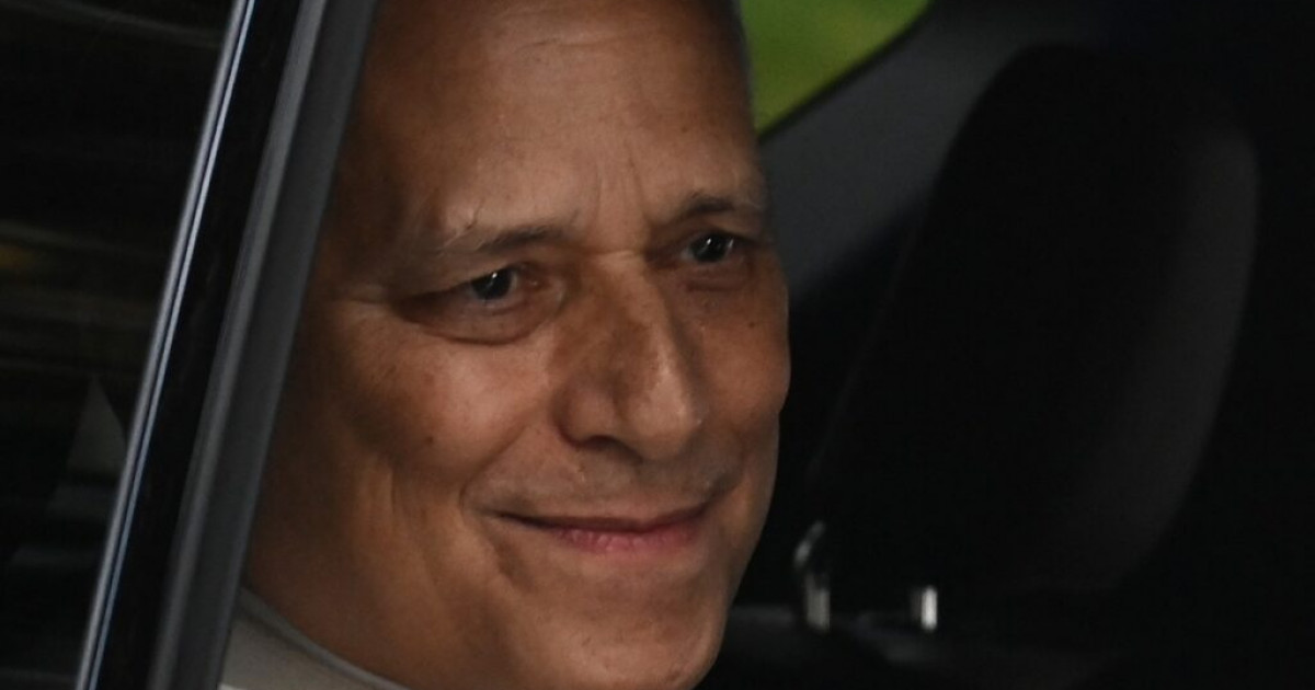 Pope leaves hospital after cancer surgery