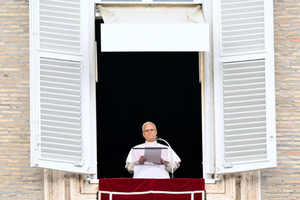 Pope addresses crowd in Vatican after cancer surgery