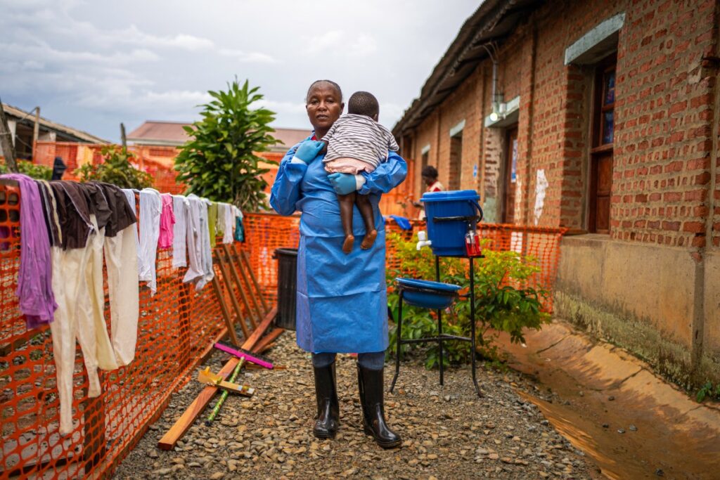 Ebola vaccine trial begins in DR Congo