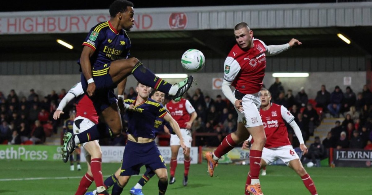 Arsenal stunned by fourth-tier Fleetwood in League Cup