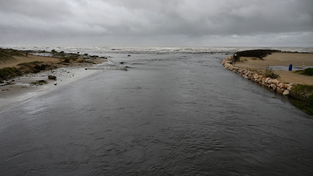 Four dead as floods sweep eastern Spain