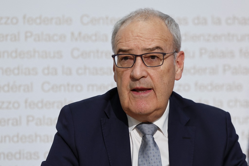 Swiss president to quit government